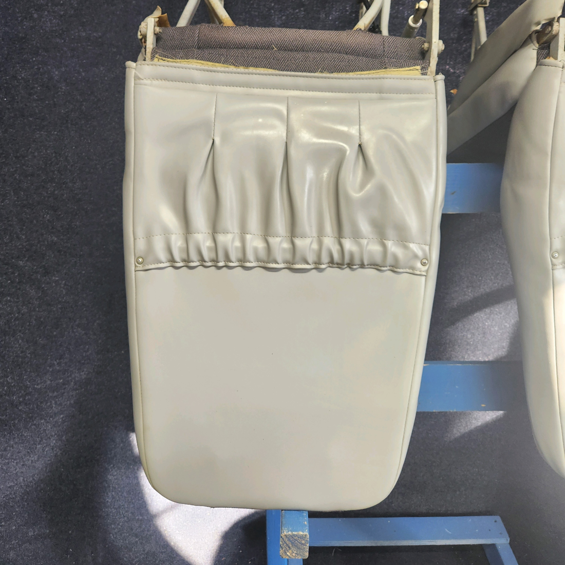 Used aircraft parts for sale, 0511411-1 / 0514170-3 CESSNA C172RG C172RG PILOT-COPILOT AND REAR SEAT SEE PHOTOS FOR DETAILS