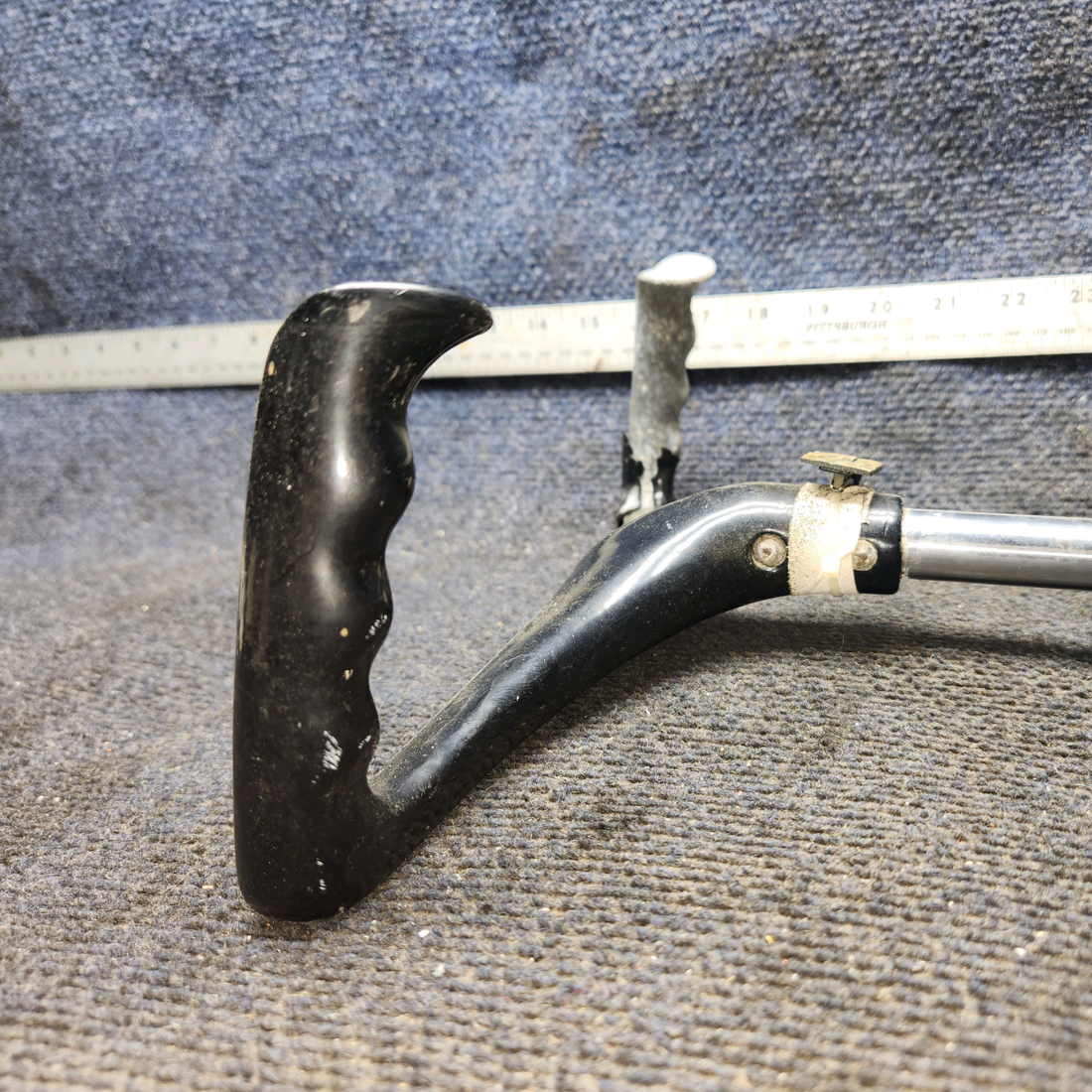 Used aircraft parts for sale, 0513240-4 cessna 150G Control Wheel (Yoke)