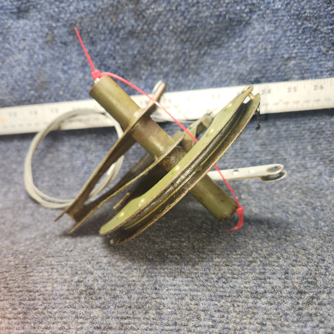 Used aircraft parts for sale, 0760612-1 CESSNA 172K FLAP DRIVE PULLEY ASSEMBLY RH
