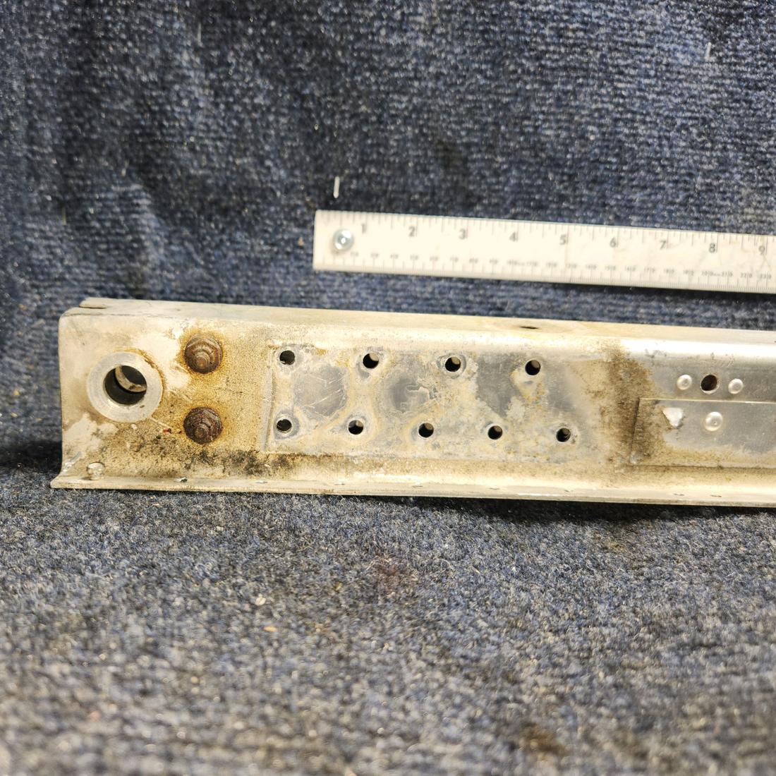 Used aircraft parts for sale, 0512124-43 Cessna 172E Center Spar Assembly