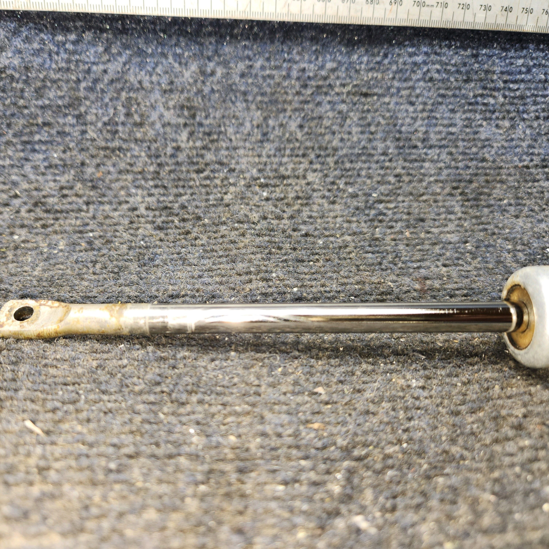 Used aircraft parts for sale, 10650 Cessna 172F Flap Actuator Cylinder Assembly