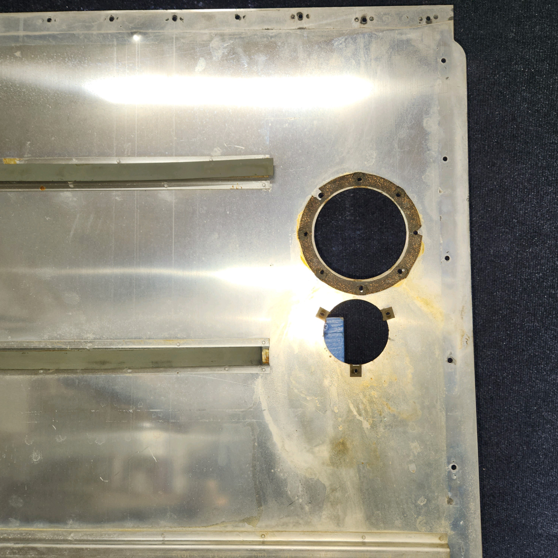 Used aircraft parts for sale, 0523521-18 CESSNA 172K FUEL TANK COVER ASSY RH