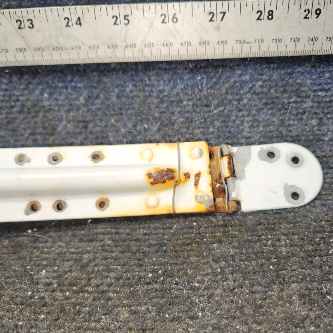 Used aircraft parts for sale, 0511238-1 cessna 172N Hinge Half Assembly