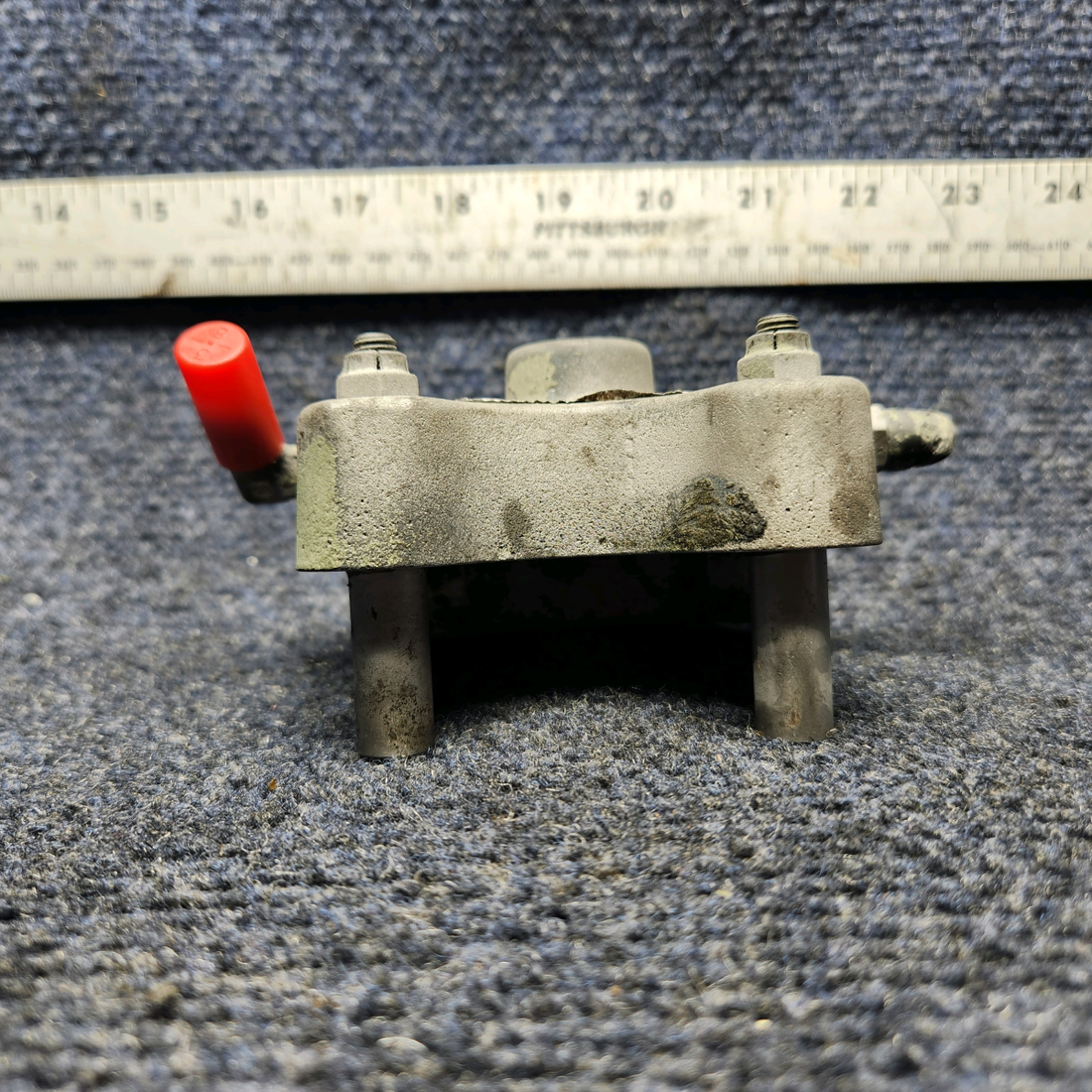 Used aircraft parts for sale, C163030-0107 Cleveland 30-63A CESSNA 172K BRAKE CALIPER ASSEMBLY LH OR RH (CORROSION) SANDBLASTED
