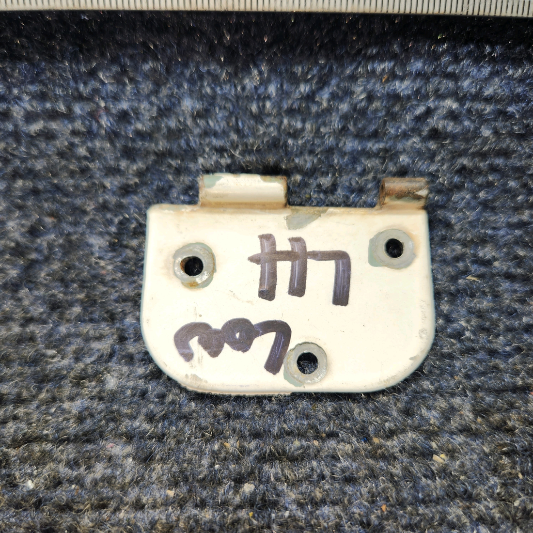 Used aircraft parts for sale, 0511280-4 Cessna Cabin Door Lower Aft Hinge Half – RH - Price Per Each