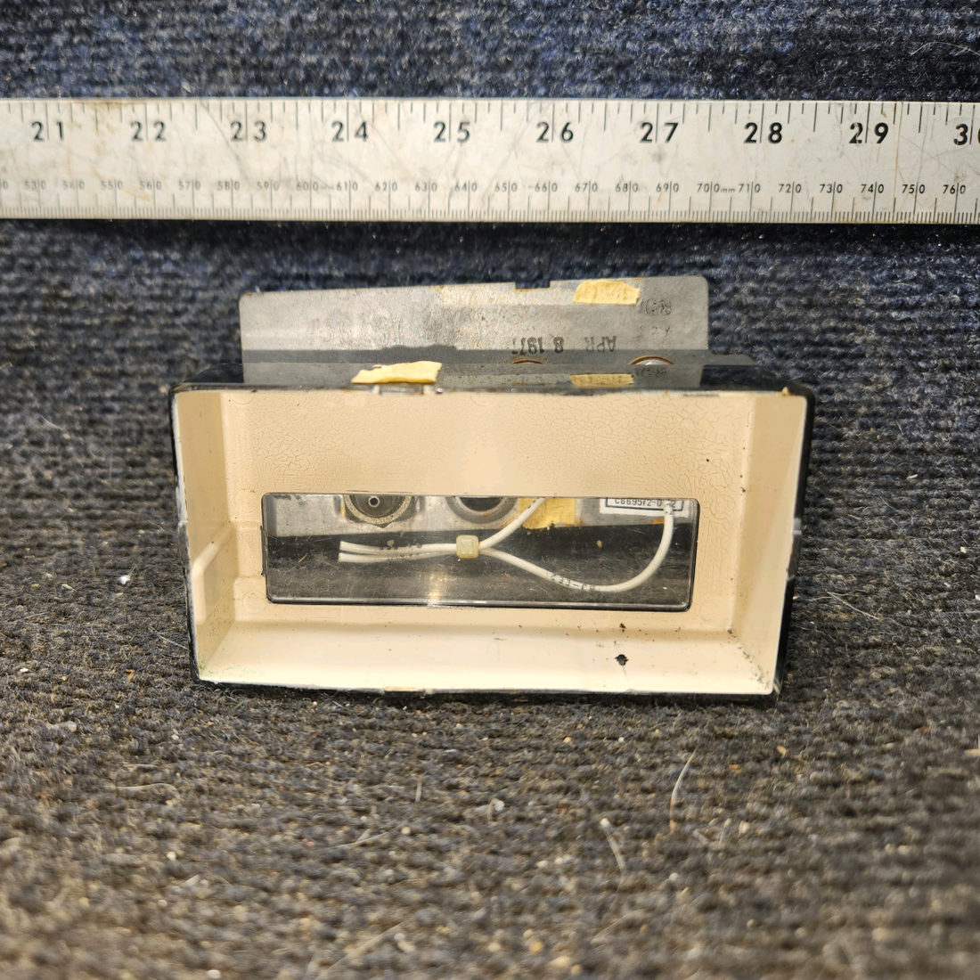 Used aircraft parts for sale, C669512-0102 cessna 172N Oil Temp and Oil Pressure Indicator Cluster