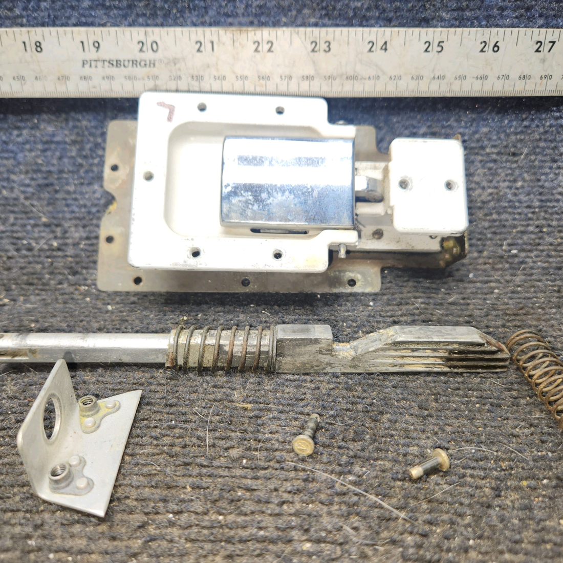 Used aircraft parts for sale, 0517012-3 cessna 172N Latch Assembly - Cabin Door LH