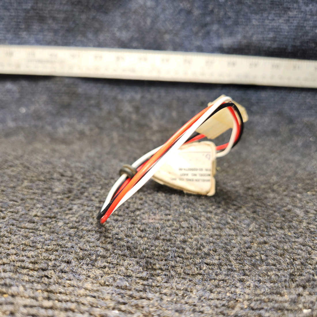 Used aircraft parts for sale, A427 WHELEN Beechcraft C23 SUNDOWNER Strobe Light Lens