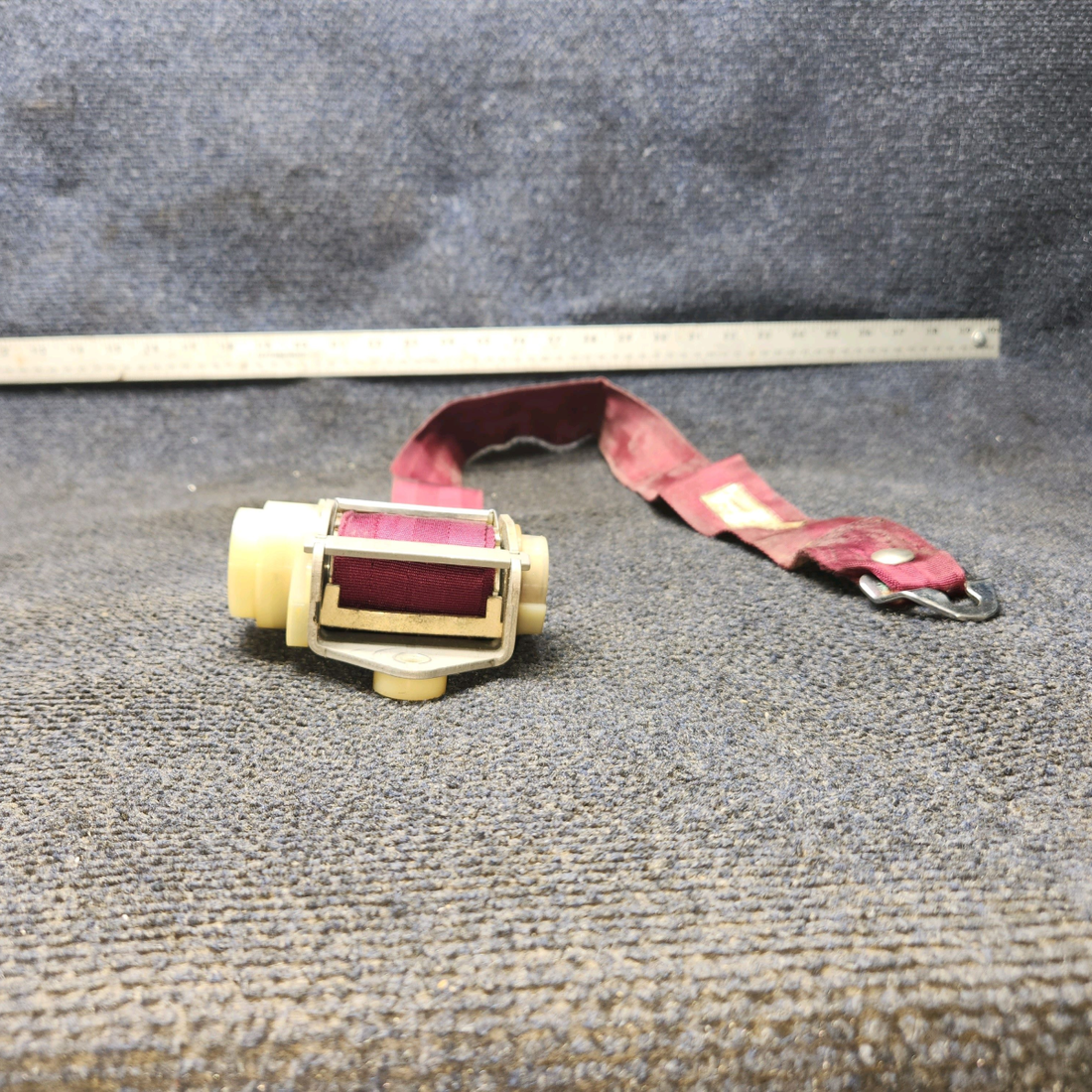 Used aircraft parts for sale, PS50039-4-16 Piper PA32RT-300 Forward Shoulder Belt with Inertia Reel