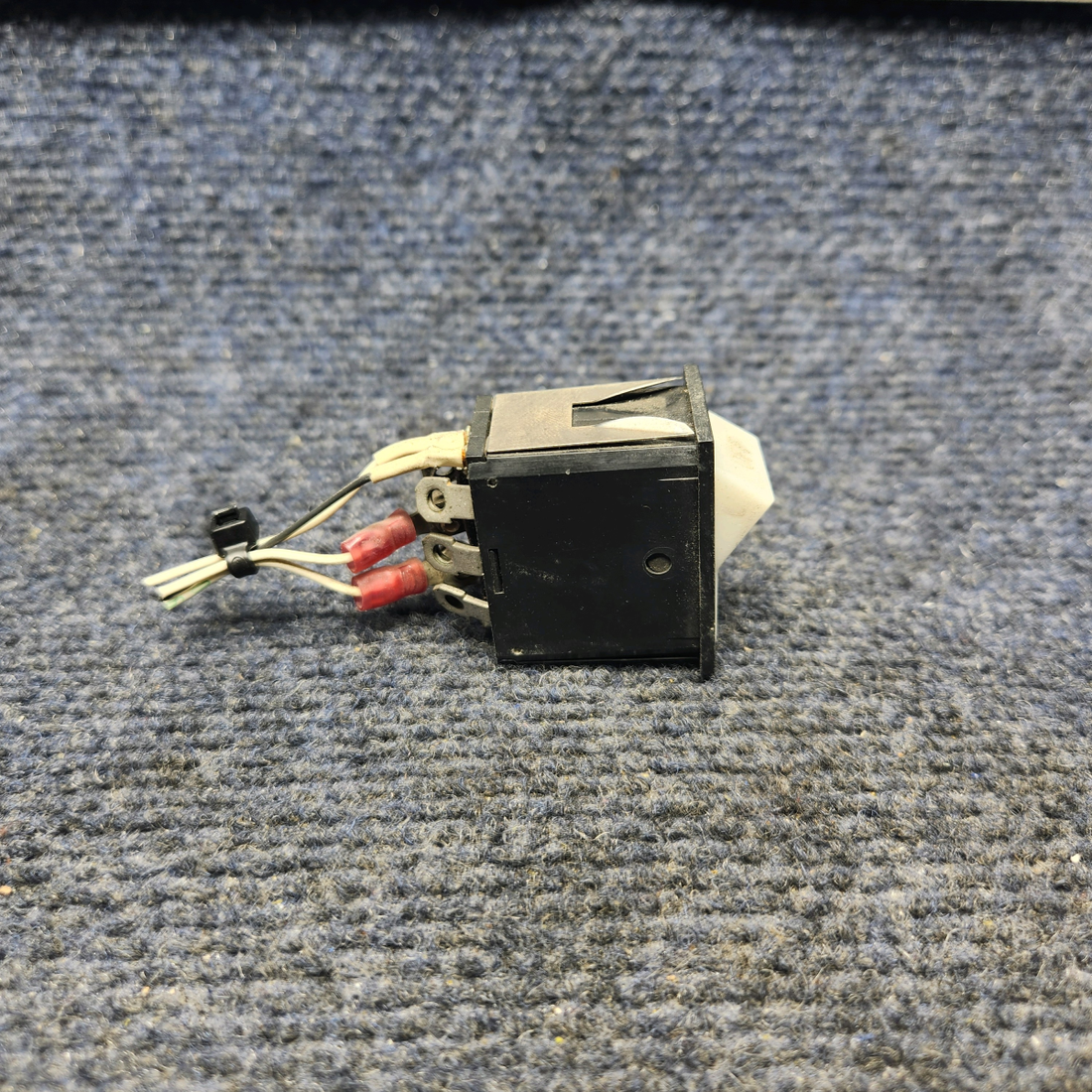 Used aircraft parts for sale, 688-296 PIPER PA28-161 Warrior III ALTR ROCKER SWITCH
