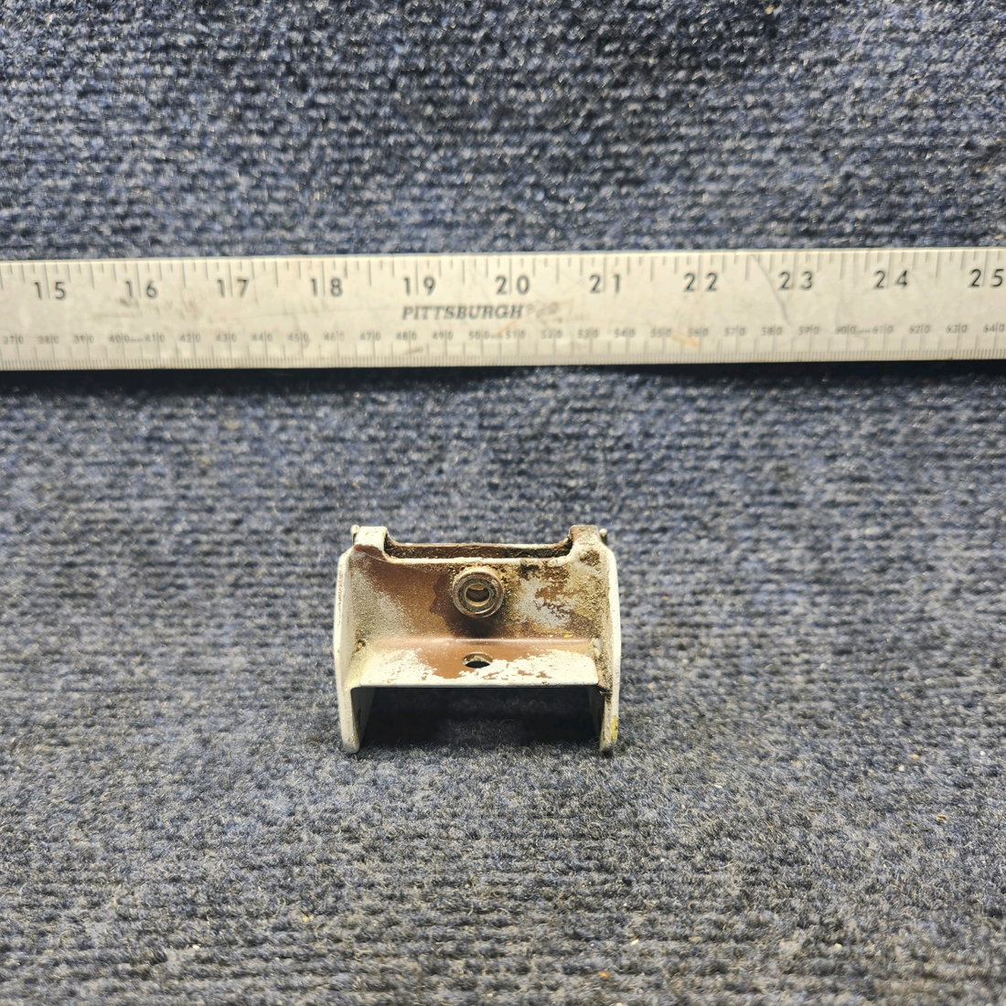 Used aircraft parts for sale, 35-135025-32 Beechcraft F33A HINGE BRACKET ALEIRON