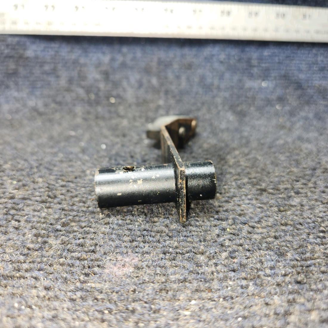 Used aircraft parts for sale, 69088-005 Piper PA32RT-300 Lever Assy Fuel Selector Control