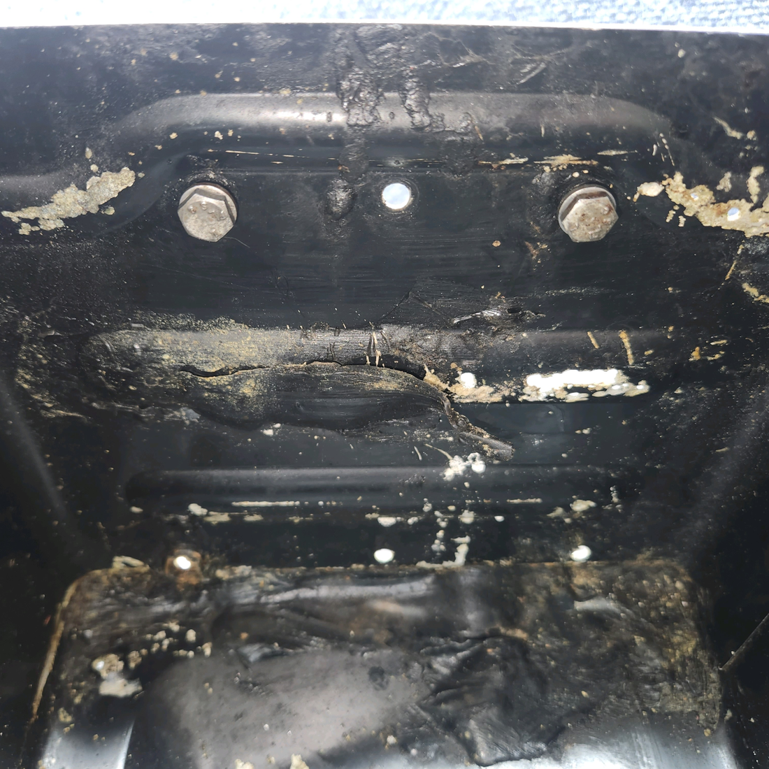 Used aircraft parts for sale, 0413307-18 Cessna 172E Battery Box Assembly (Minus Lid)