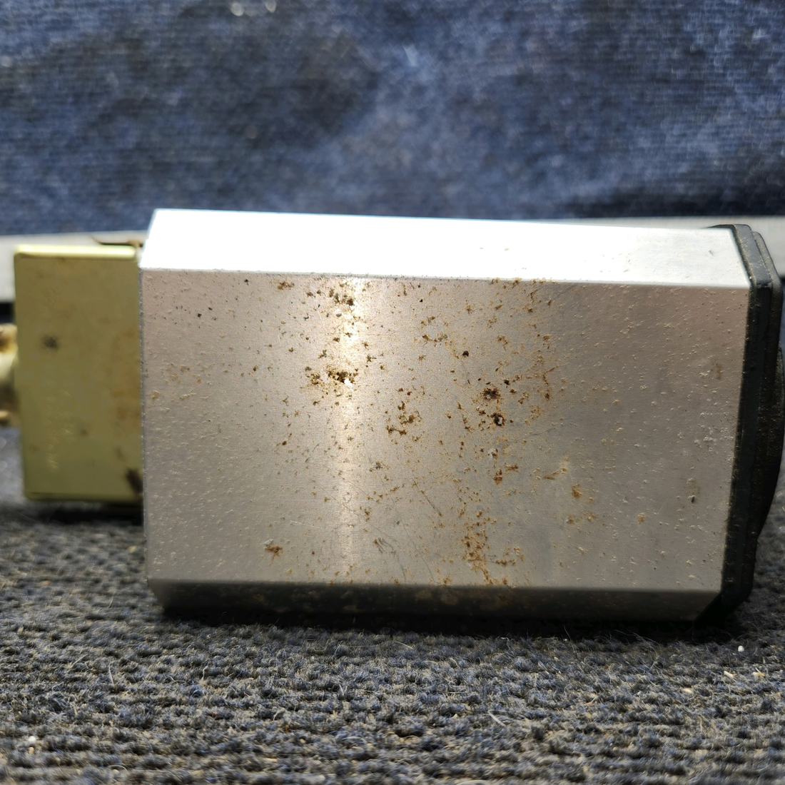 Used aircraft parts for sale, 066-3034-07 King Radio KI-202 cessna 172N VOR, Localizer Indicator