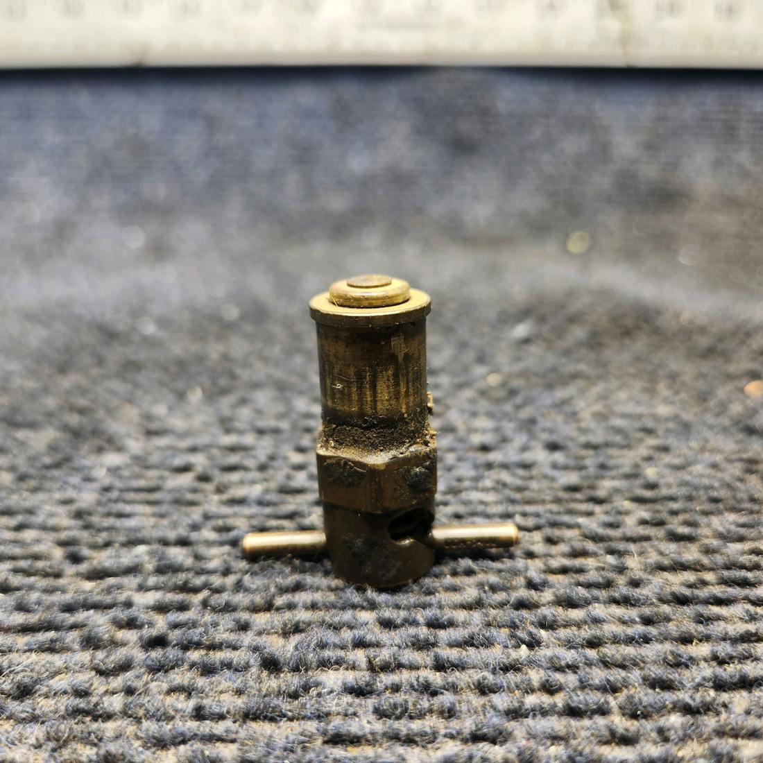 Used aircraft parts for sale, CCA-3400 Beechcraft 35-33 Fuel Drain Valve
