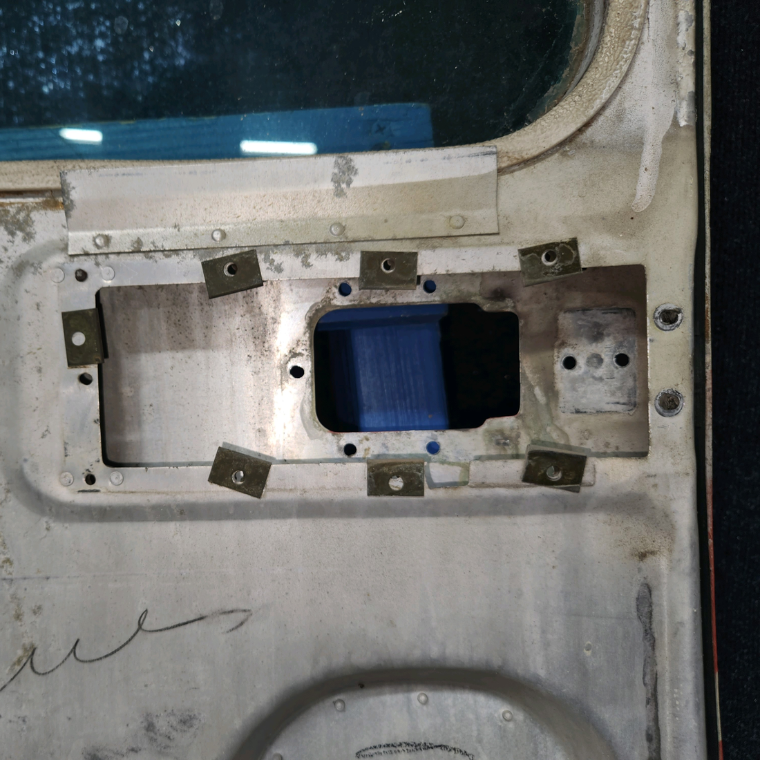 Used aircraft parts for sale, 0413033-2 cessna 150G Cabin Door – RH