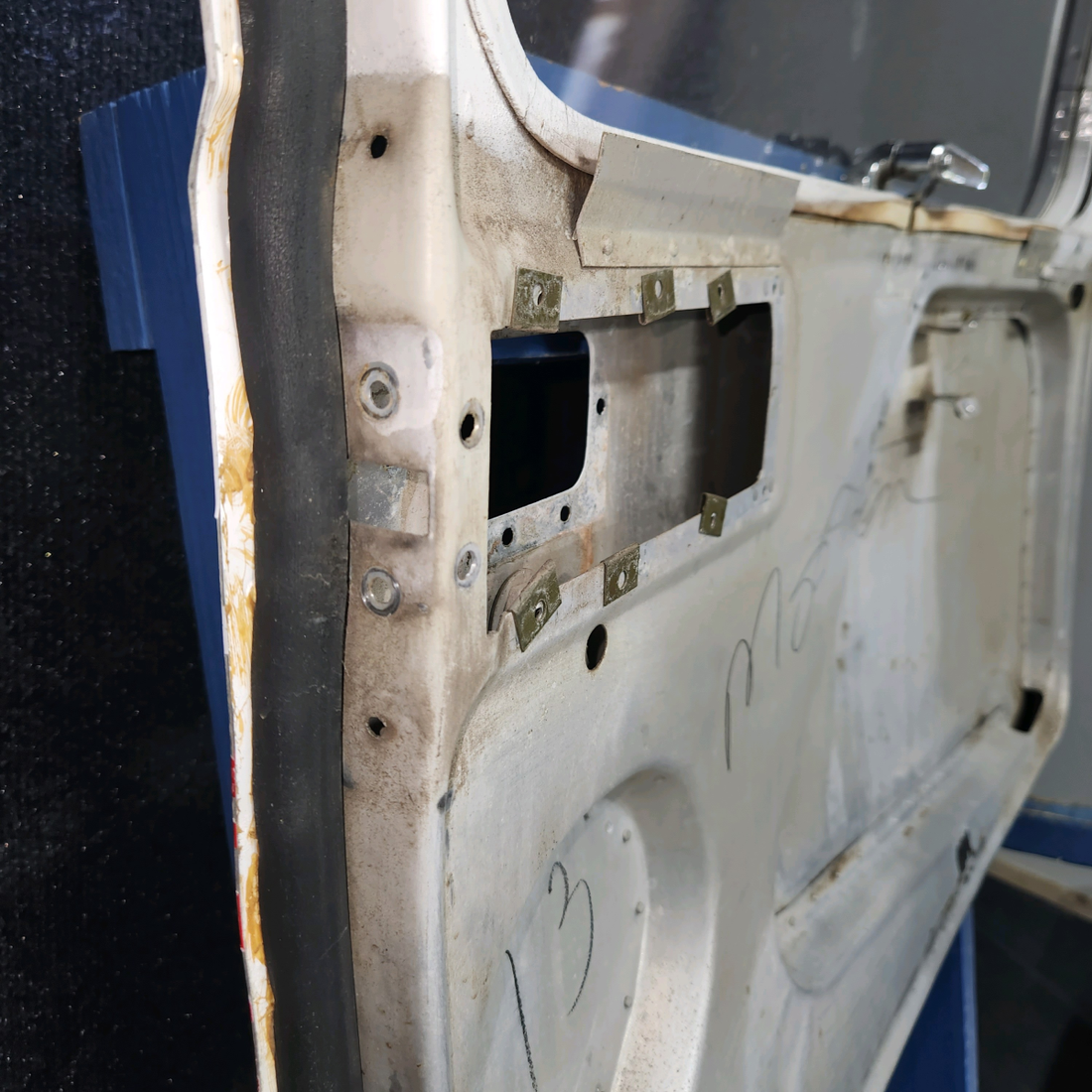 Used aircraft parts for sale, 0413033-1 cessna 150G Cabin Door – Pilot Side LH