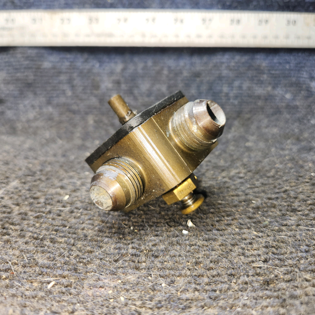 Used aircraft parts for sale, 9851067-4 cessna 172N Fuel Selector Valve
