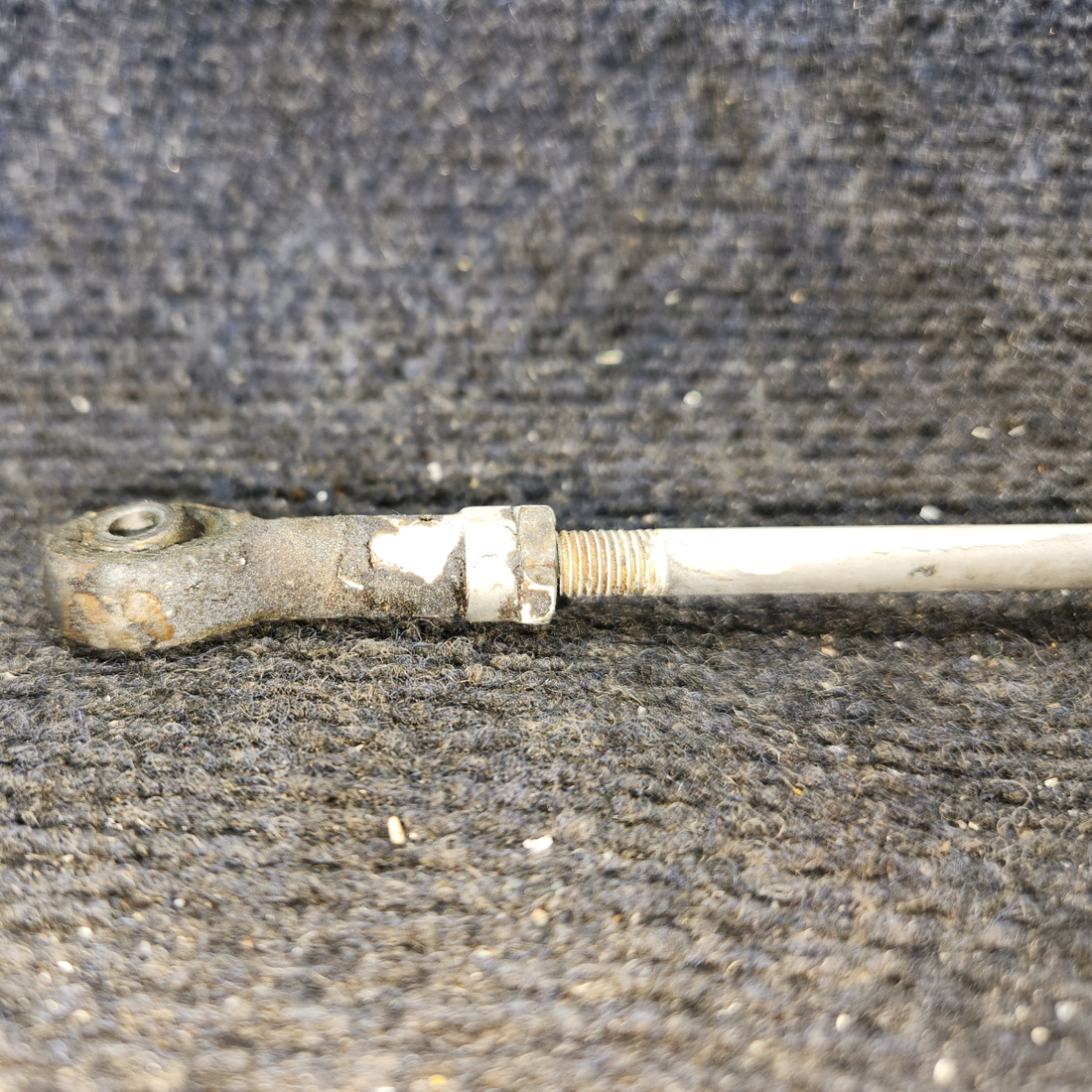 Used aircraft parts for sale, 0523537-2 Cessna 172E Flap Push-Pull Rod