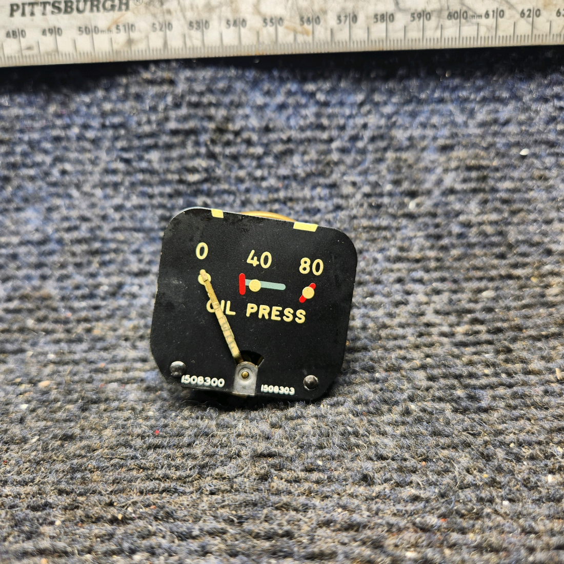 Used aircraft parts for sale, 1508300 Piper PA-23-150 Apache Oil Press Indicator