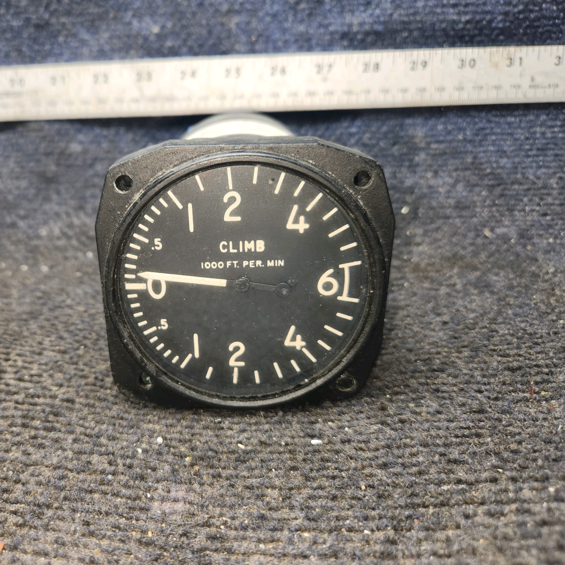 Used aircraft parts for sale, 1636-6H-B1 Bendix Piper PA-28-140 Vertical Speed Indicator