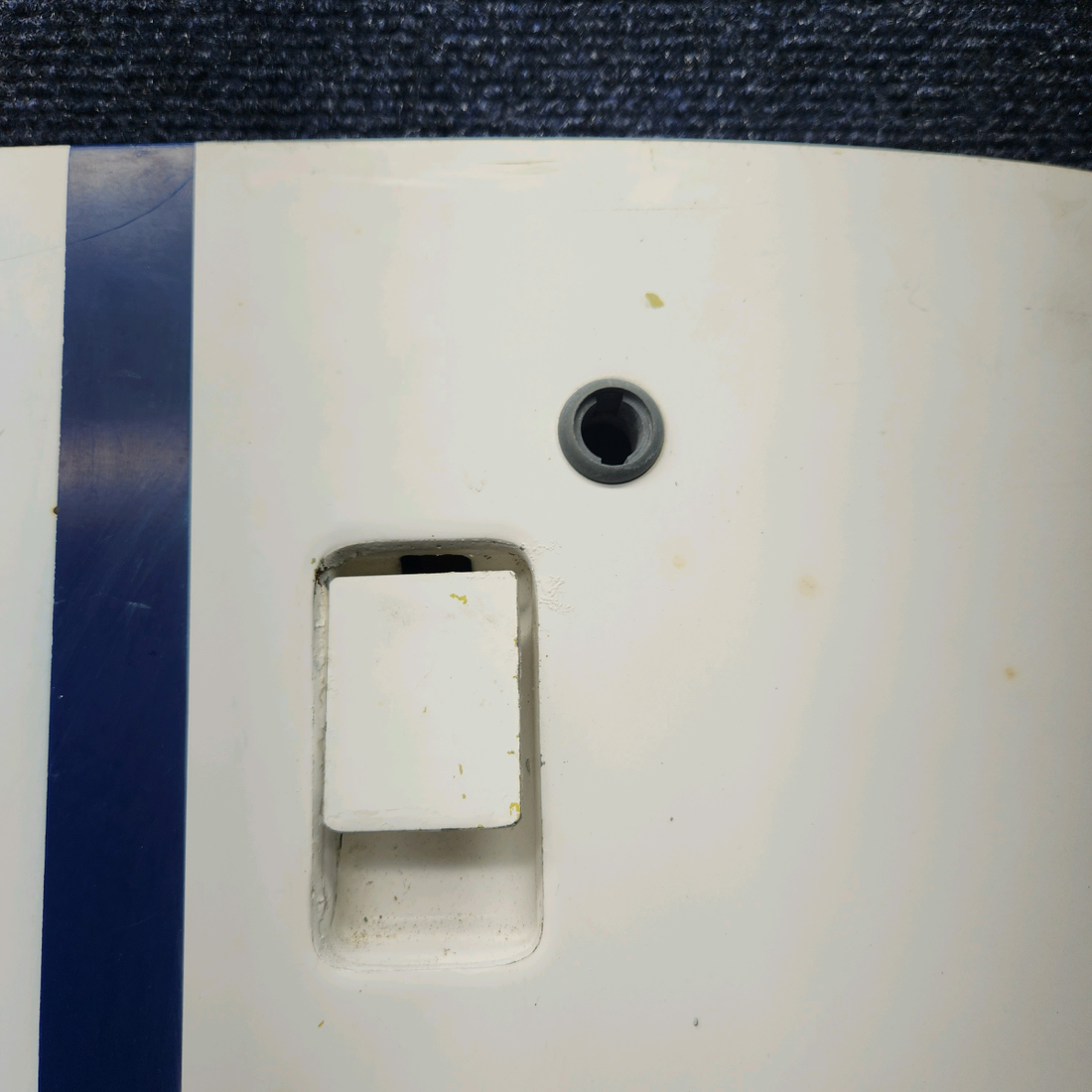 Used aircraft parts for sale, 0717037-6 CESSNA C172RG BAGGAGE DOOR STRUCTURE