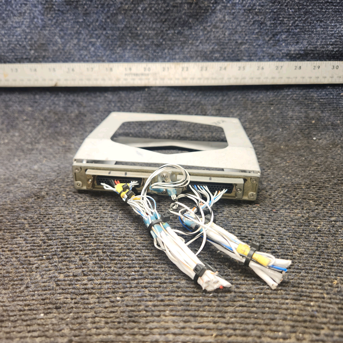 Used aircraft parts for sale, 011-03520-10 Garmin GMA-342 piper PA-28-181 Audio Panel with Tray (14/28 Volts)
