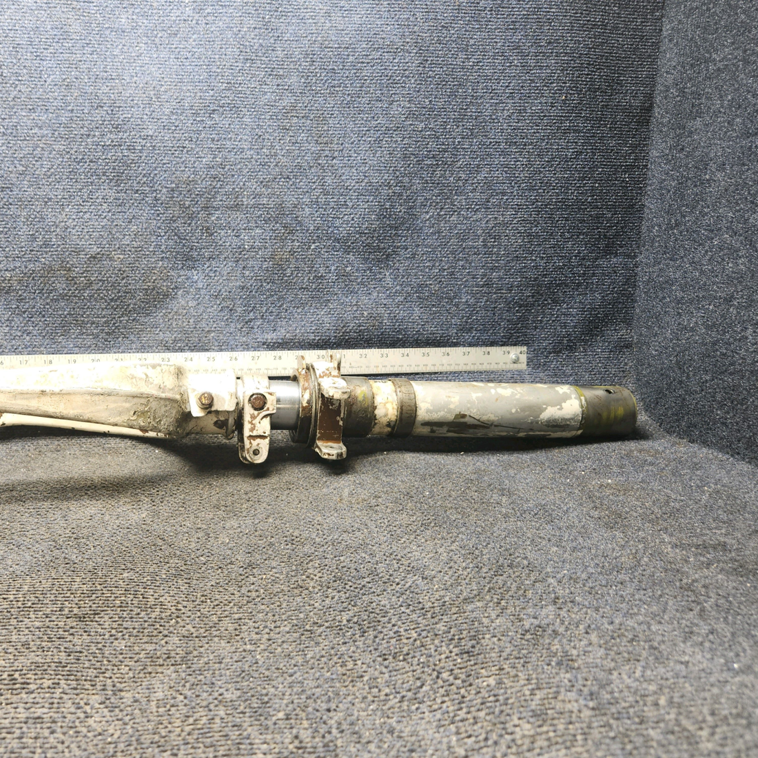 Used aircraft parts for sale, 0743600-200 Cessna 182G Nose Gear Assembly