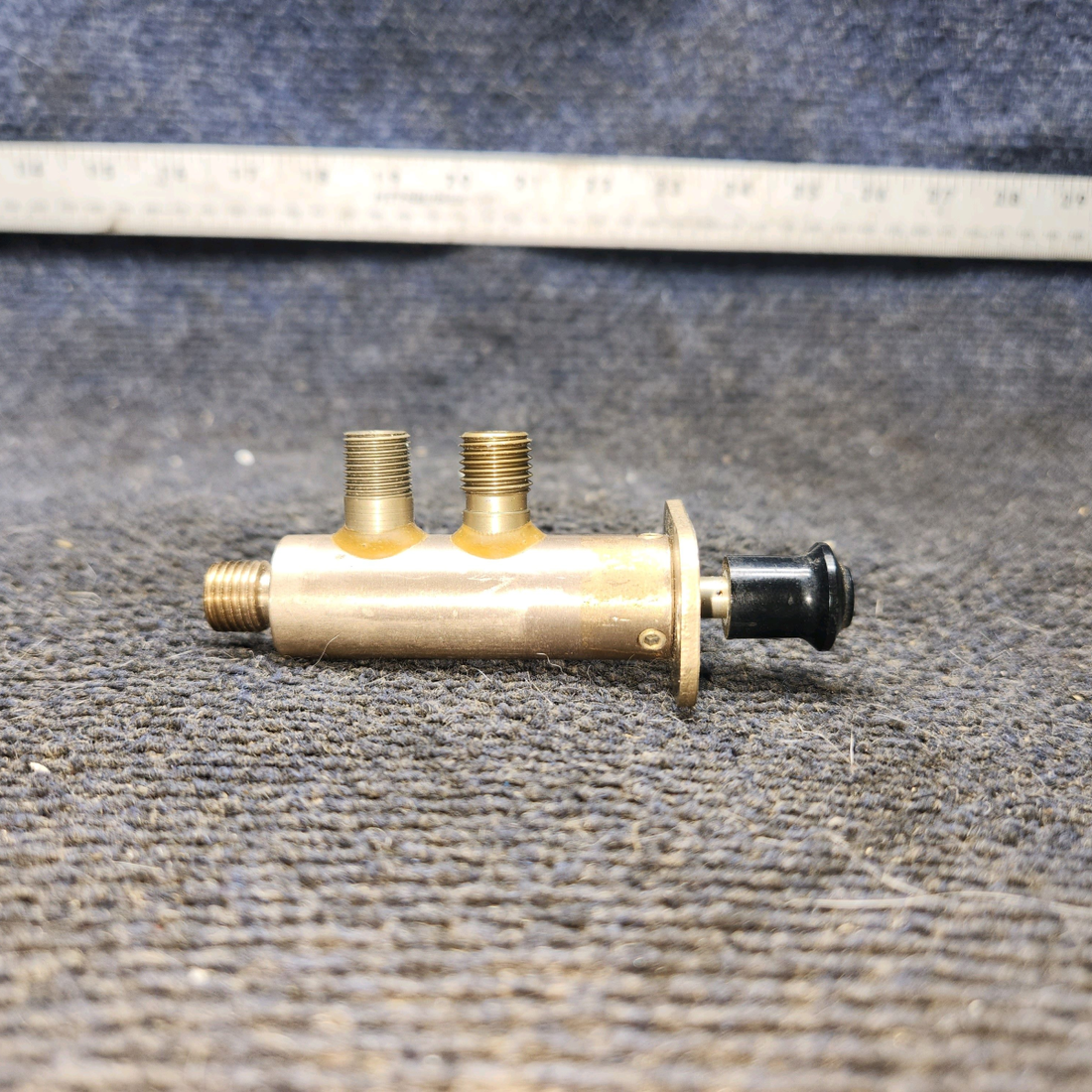 Used aircraft parts for sale, 2013142-13 cessna 172N Static Valve Assembly