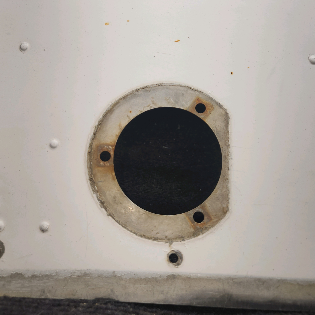 Used aircraft parts for sale, 0426511-7 cessna 150G Fuel Tank Cover Assembly - RH