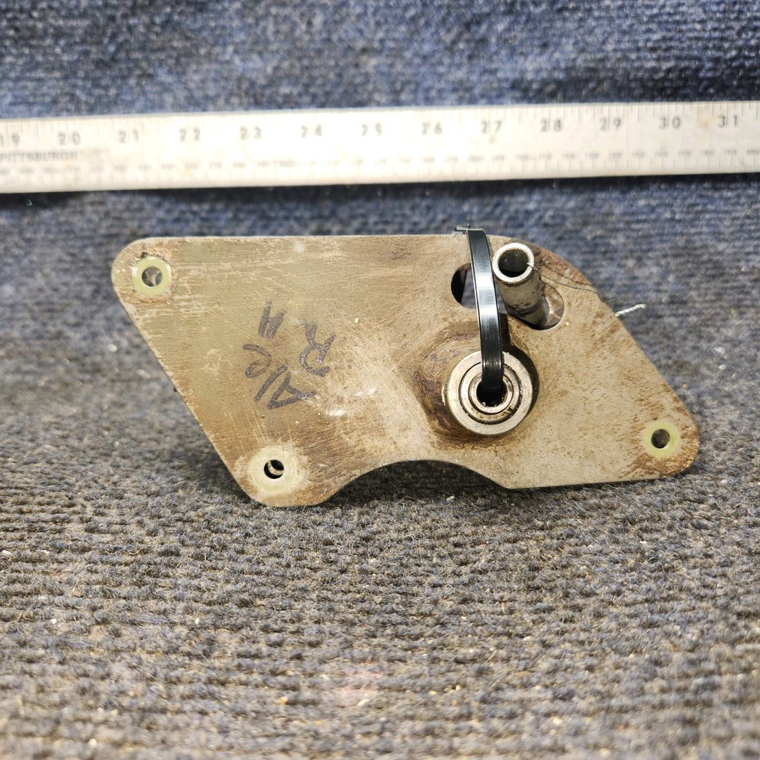 Used aircraft parts for sale, 0523223-1 Cessna 172 Aileron Bellcrank - RH