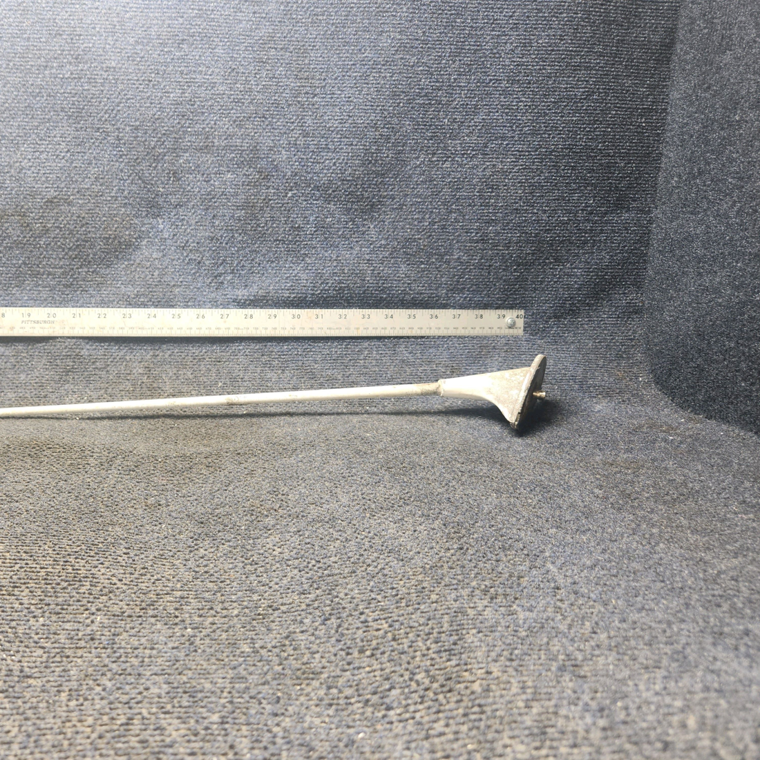Used aircraft parts for sale, CI-121 Comant CI-121 Cessna 172F VHF Communication Antenna - Chipped Paint