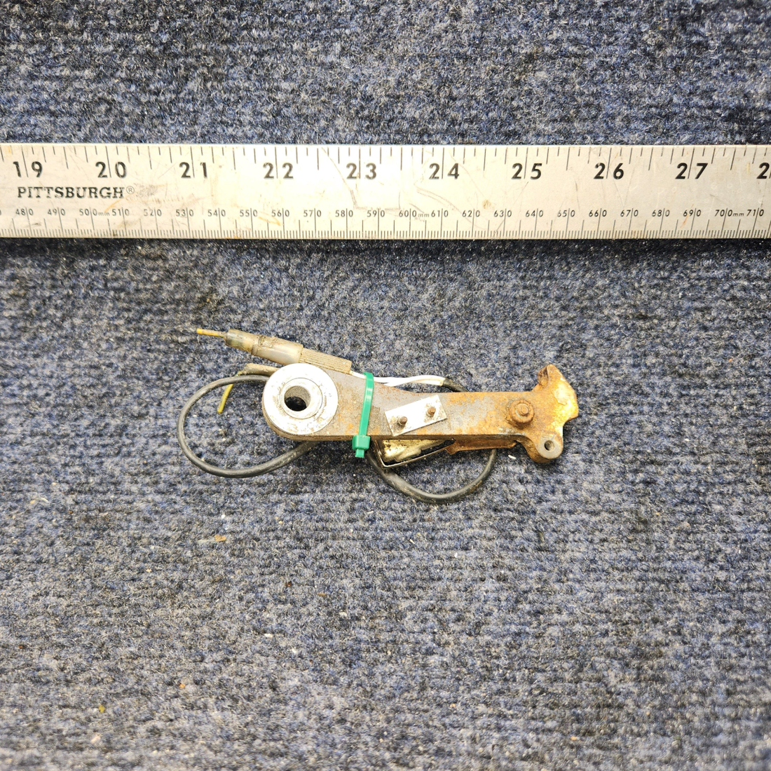 Used aircraft parts for sale, 2241118-1 Cessna 172RG Downlock Hook Assy And Bushing
