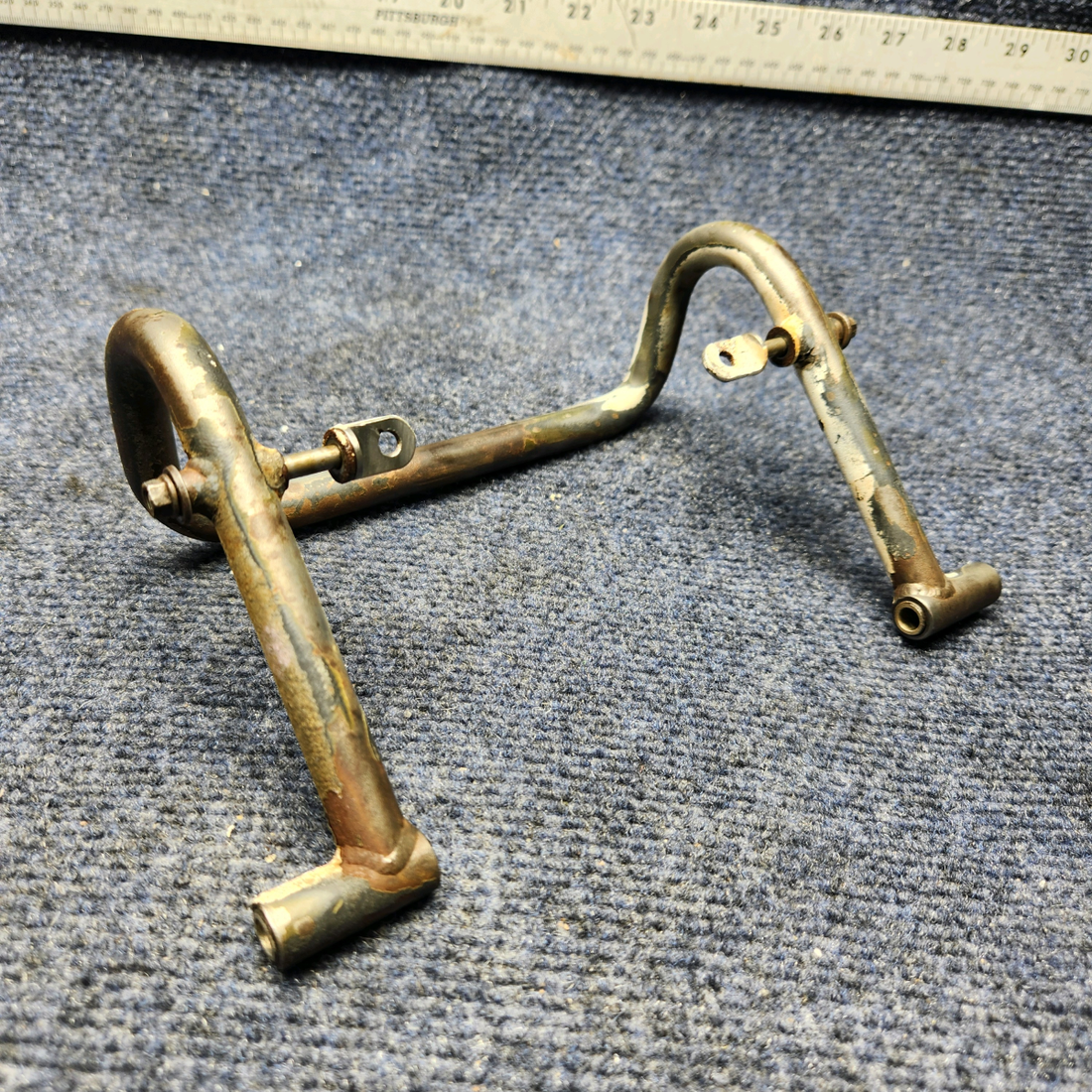 Used aircraft parts for sale, 2413089-1 CESSNA C172RG NOSE GEAR DOOR ACTUATOR ARM ASSEMBLY