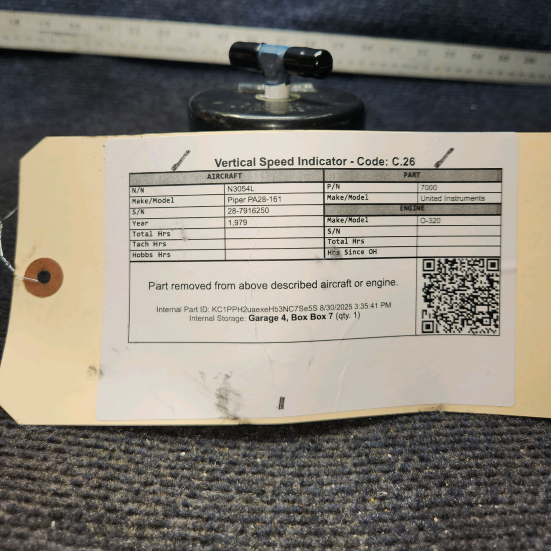 Used aircraft parts for sale, 7000 United Instruments Piper PA28-161 Vertical Speed Indicator - Code: C.26