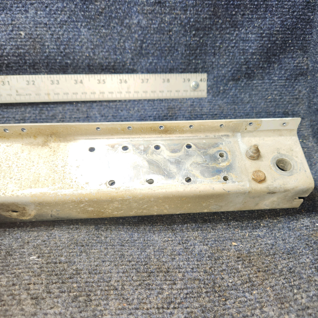 Used aircraft parts for sale, 0512124-43 Cessna 172E Center Spar Assembly