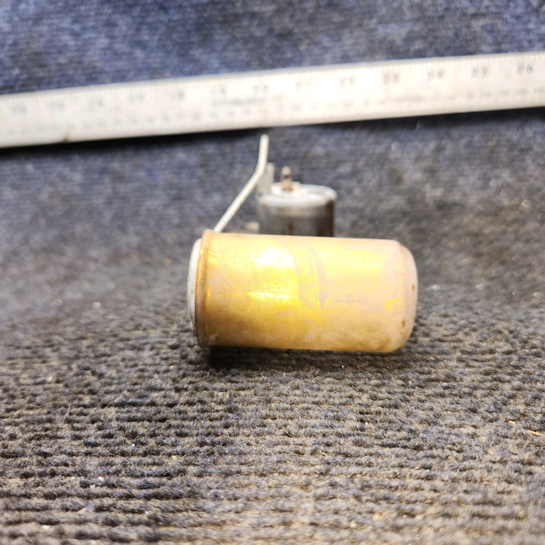 Used aircraft parts for sale, 0426517-1 cessna 150G Fuel Gauge Transmitter