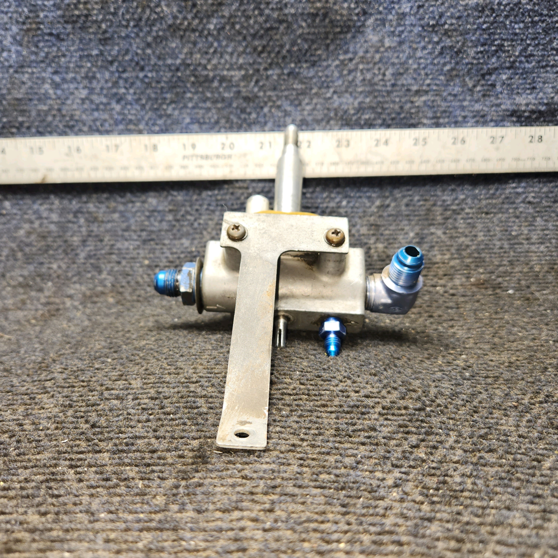 Used aircraft parts for sale, 0756005-1 cessna 150G Fuel Strainer Gascolator Assembly