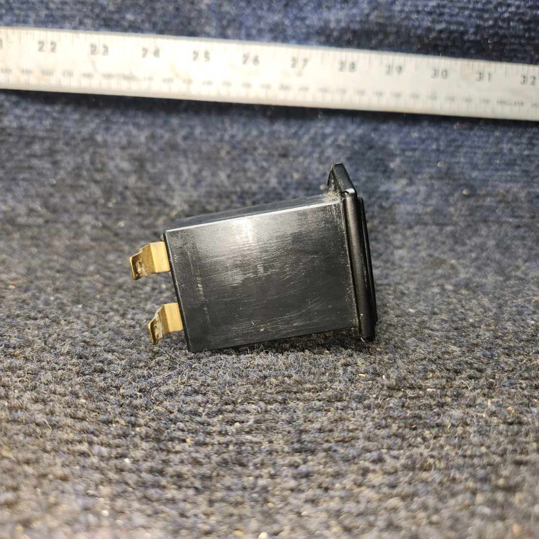 Used aircraft parts for sale, 85094 Honeywell Cessna 172 Hobbs Hour Meter Indicator (Volts: 12-60)