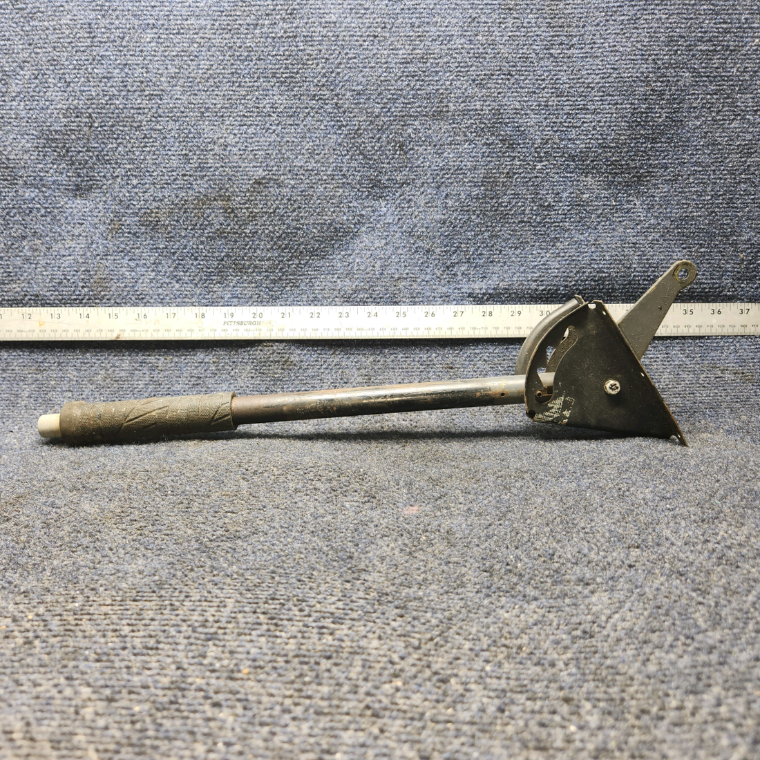 Used aircraft parts for sale, 62706-000 PIPER PA28-140 Flap Control Level Assy