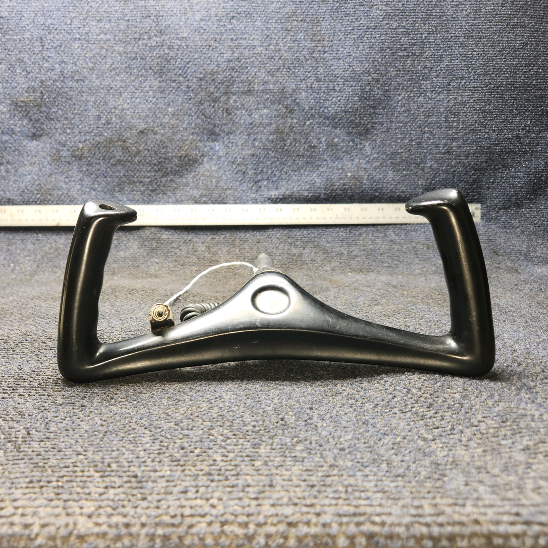 Used aircraft parts for sale, 0513239-9 Cessna 172 E Control Wheel Assembly LH or RH (L: 11-11/16”, D: 5/8”)