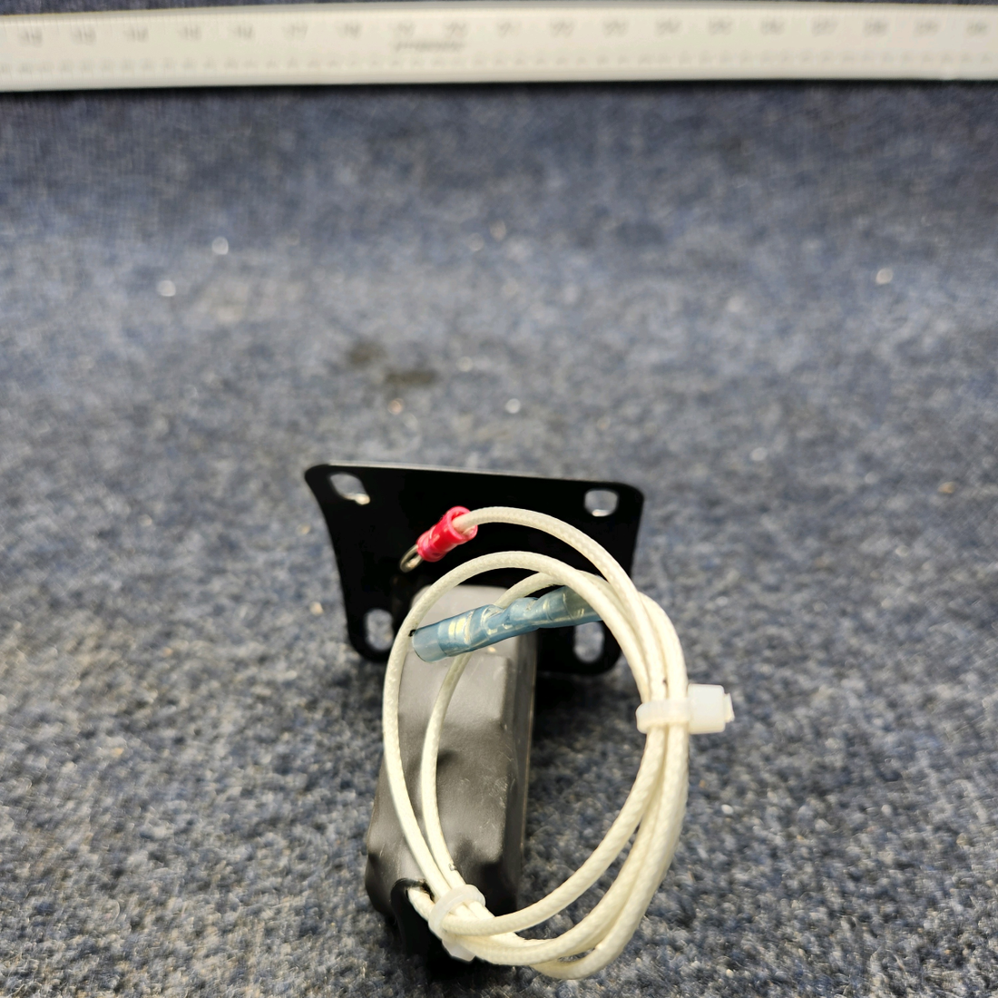 Used aircraft parts for sale, 186-12 Texas Several SAFE FLIGHT LIFT DETECTOR 186-12