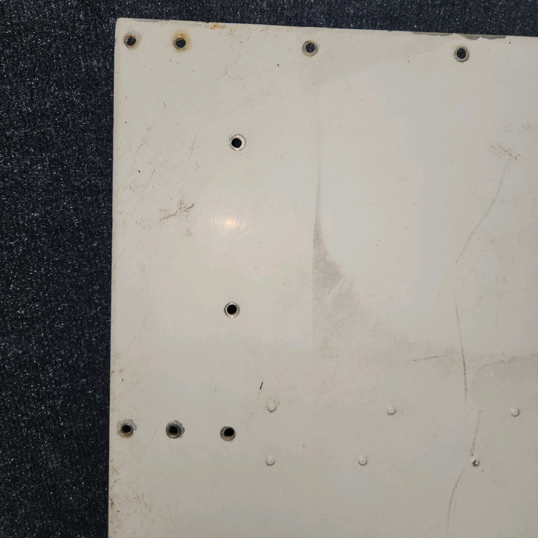 Used aircraft parts for sale, 0523521-26 cessna 172N Fuel Tank Well Cover Assembly – RH