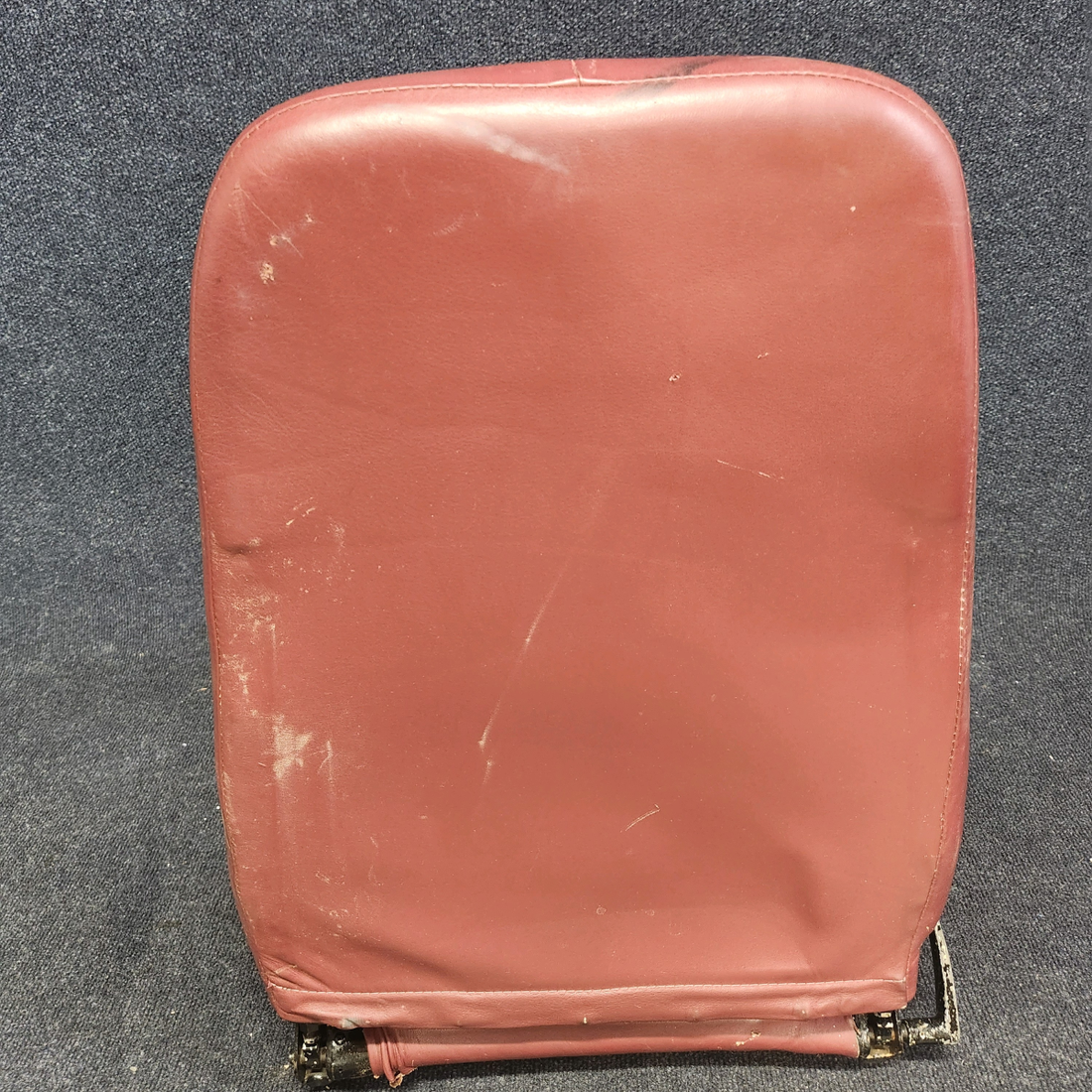 Used aircraft parts for sale, 96827-034 Piper PA32RT-300 PASSENGER SEAT CENTER RH REAR FACING
