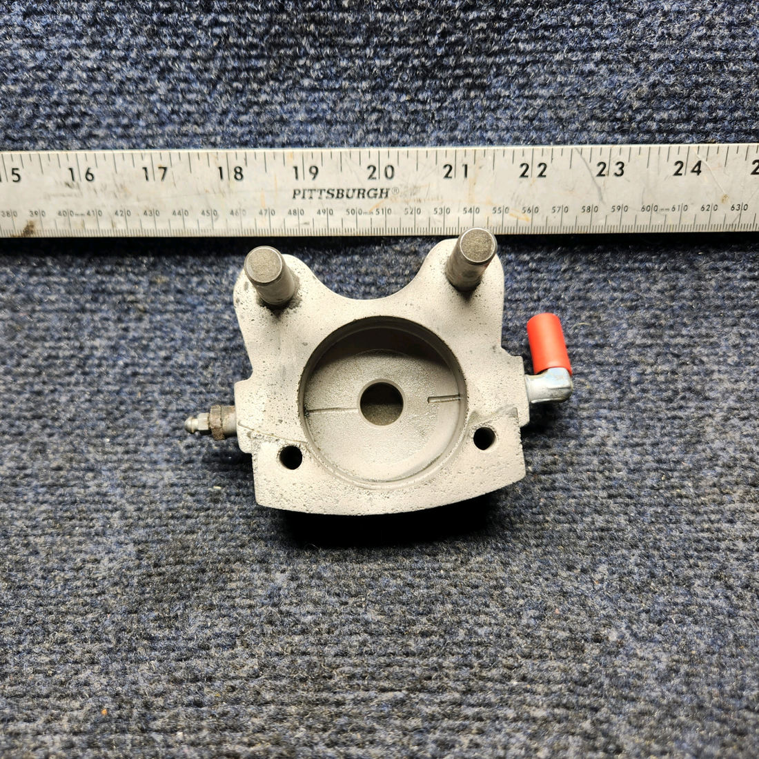 Used aircraft parts for sale, C163030-0107 Cleveland 30-63A CESSNA 172K BRAKE CALIPER ASSEMBLY LH OR RH (CORROSION) SANDBLASTED