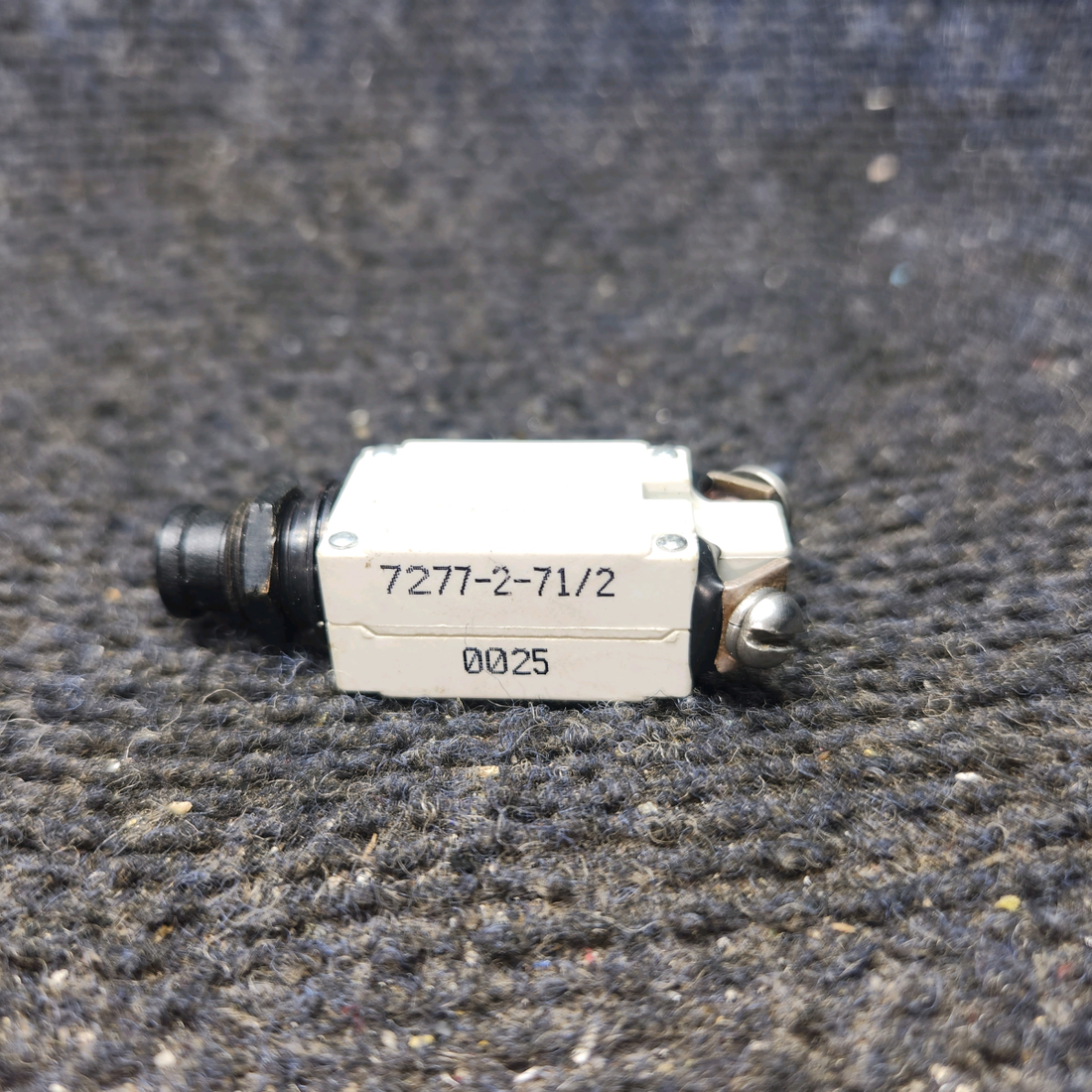 Used aircraft parts for sale, 7277-2-7.5 Klixon 7274-2 Cessna 172E Circuit Breaker 7.5 AMP