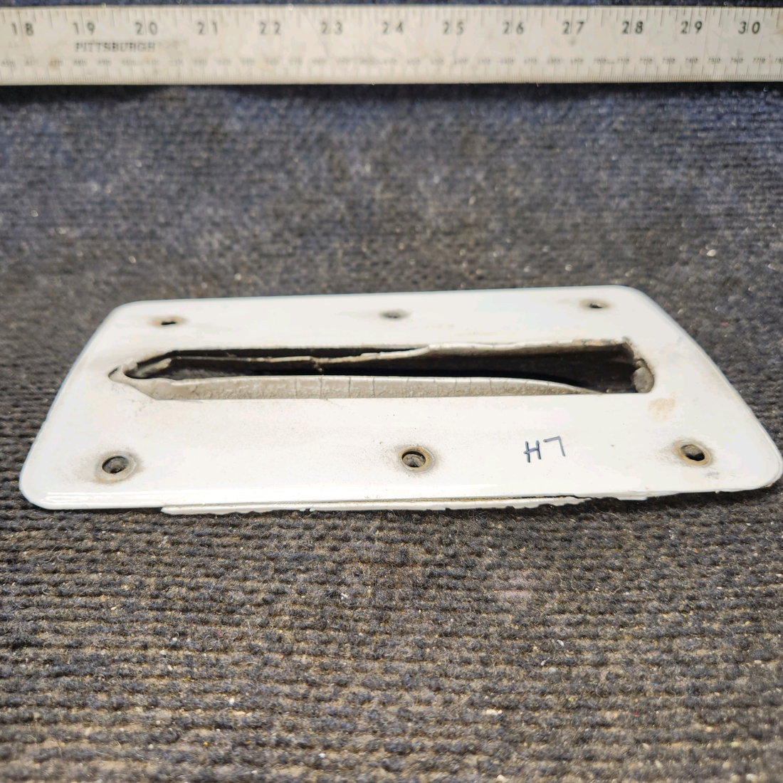 Used aircraft parts for sale, 0511071-3, 0511072-1 Cessna 172E Landing Gear Fillet Plate, LH with Seal
