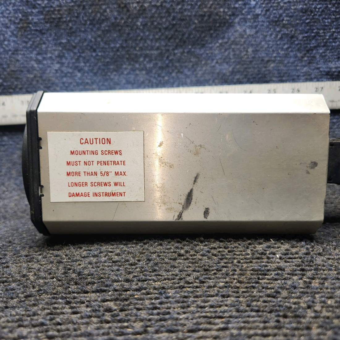 Used aircraft parts for sale, 066-3056-00 King KI-208 Beechcraft 95-B55 VOR / LOG indicator w / Connectors