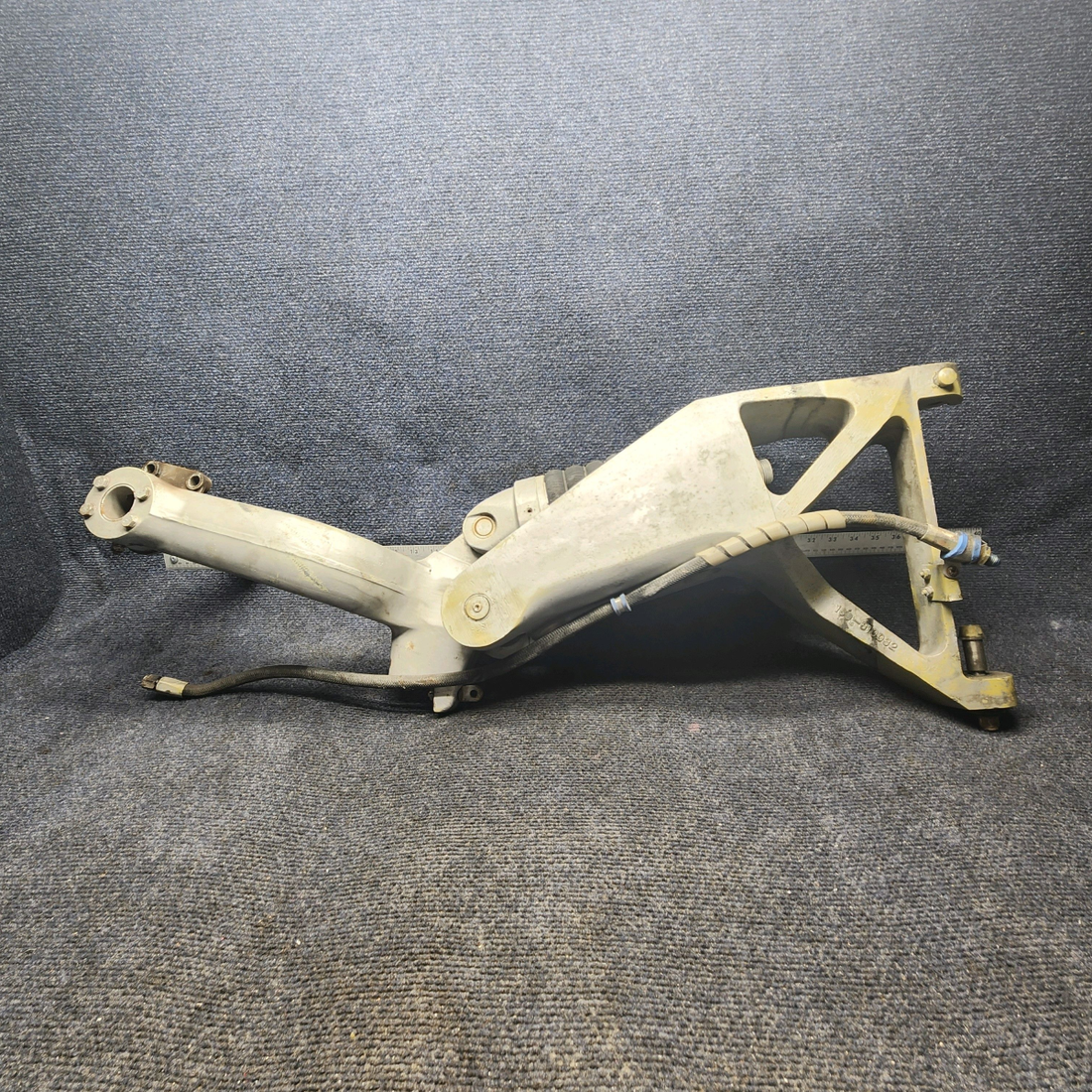Used aircraft parts for sale, 169-810001-602 Beechcraft A24R Main Landing Gear Assembly RH
