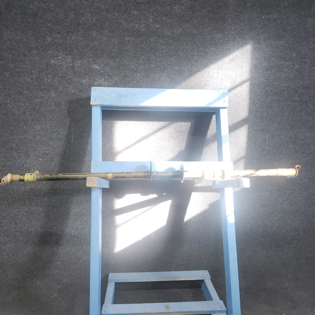 Used aircraft parts for sale, 68451-000 Piper PA32RT-300 Flap Torque tube Assembly